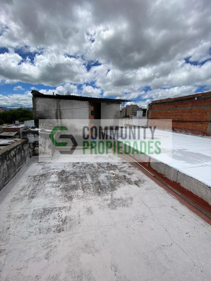 VENTA Propiedad con galpon a dos cuadras de plaza Alvarado