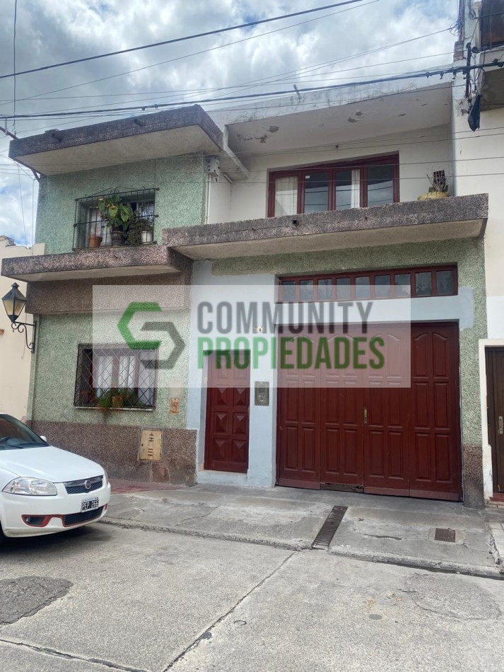 VENTA Propiedad con galpon a dos cuadras de plaza Alvarado